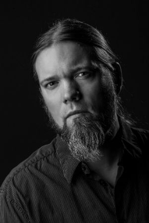 Markus Laakson historiikki yhtyeestä Amorphis julkaistiin syyskuussa 2015.