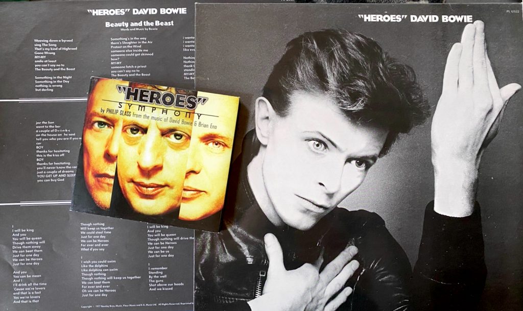 Philip Glass sävelsi "Heroes" Symphonyn rockmuusikko David Bowien albumin "Heroes" innoittamana. Vuonna 1977 julkaistulla levyllä oli mukana myös Brian Eno. Kuva: Tuomas Pelttari