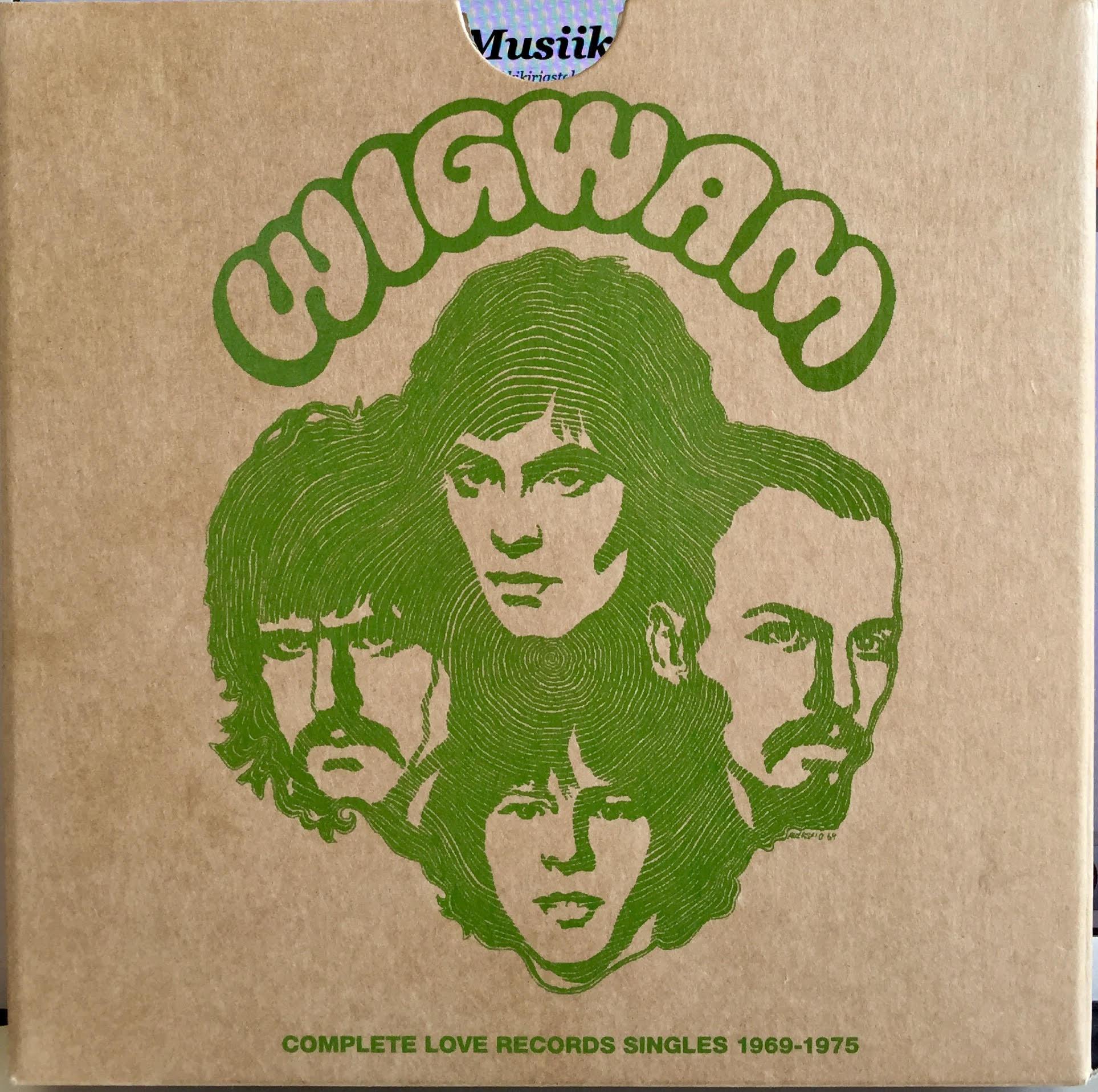 Wigwam-kokoelma 'Compete Love Records Singles 1969–1975' julkaistiin alkuvuodesta 2018. Kuuden singlen boksi sisältää 40-sivuisen liitevihkon ja julisteen.