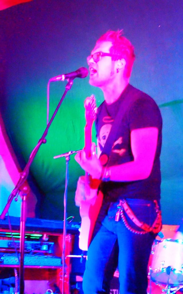 Antti Impivaara keikalla.