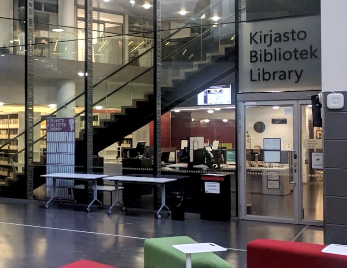 Taideyliopiston Agora-aulasta pääsee suoraan Sibelius-Akatemian kirjastoon. Kuva: Harri Ollikainen