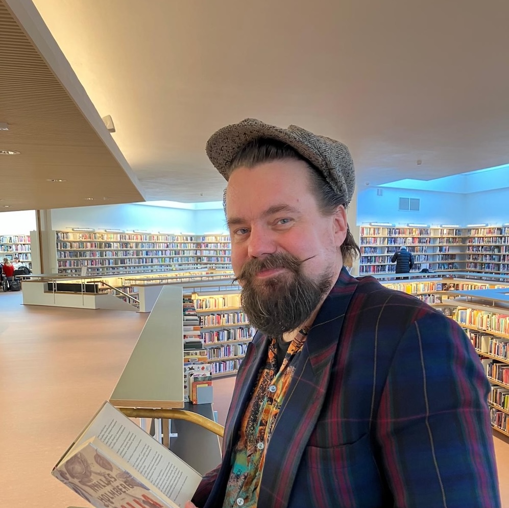 Kirjoista syntyy lauluja – Jaakko Laitinen löytää inspiraatiota kirjallisuudesta • Intervalli 2/2025