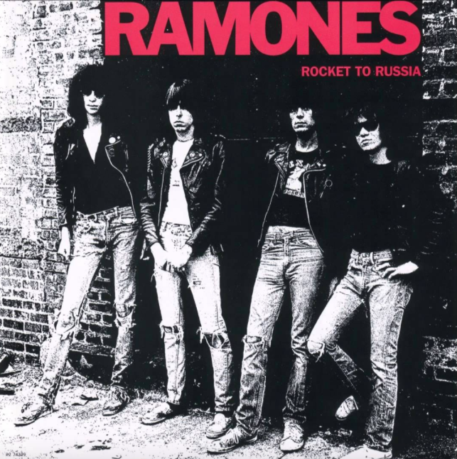 Ramones: Rocket To Russia (Sire 1977). Kannen valokuva: Danny Fields