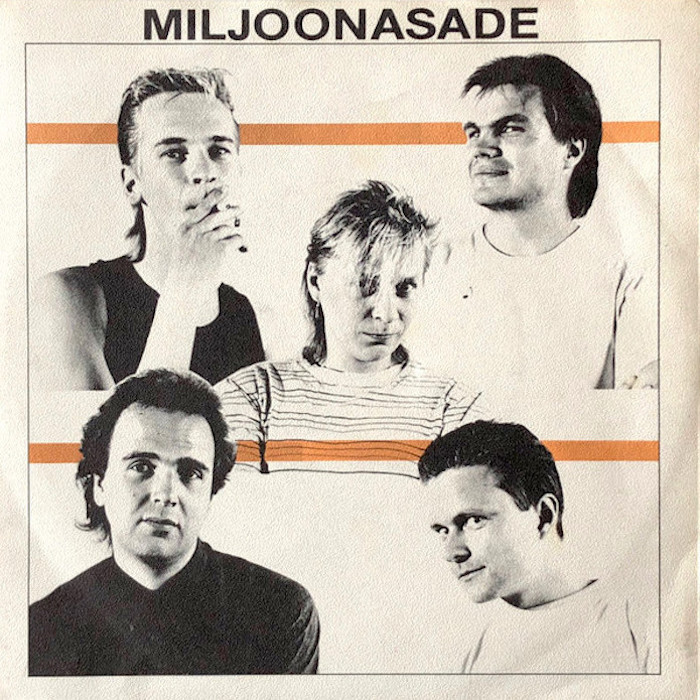 Miljoonasade: Marraskuu-single (Kräk!/Fazer Finnlevy 1987). Kannessa: Matti Nurro, Heikki Salo, Ari Laaksonen, Olli Heikkinen ja Jarmo Hovi.
